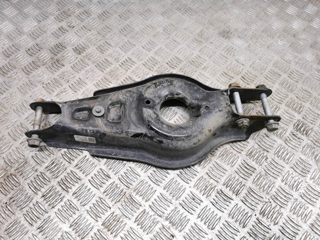 TESLA Model 3 1 generation (2017-2024) Rear Right Arm 1044451-00-F 21184151