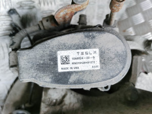 Tesla Model 3 3 (2016–2024) Rear wheel hub 1044416-00-F - 5