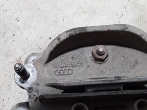 AUDI Q5 (2008–2017) Käigukasti padi 8K0399151 - 2