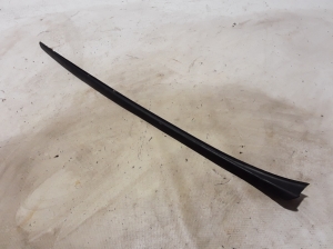   Windscreen strut outer 