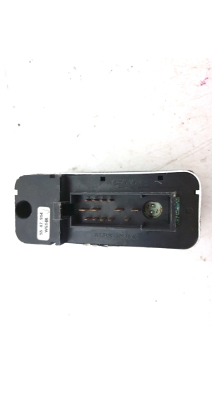 Saab 9-5 (1997–2010) Front door glass switch 55 47 914 - 2