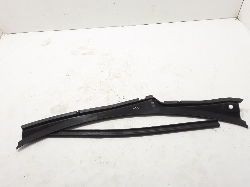 AUDI Q5 8R (2008-2017) Front  Wiper Cowl Trim 8R1819403 21016799