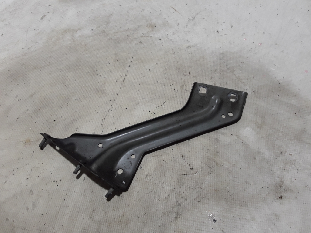 AUDI Q5 8R (2008-2017) Front Left Fender Holder 8R0821135 21016797