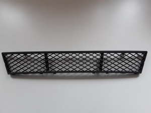  Front bumper lower grille 