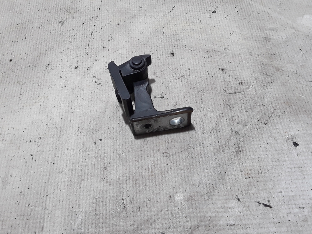 AUDI Q5 8R (2008-2017) Front left Door Hinge 8K0831401E 21016623