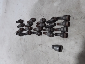 AUDI Q5 (2008–2017) Wheel nuts, bolts - 3