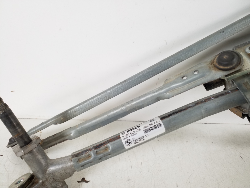 used-bmw-x1-windshield-wiper-mechanism-7350657