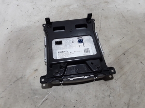 VOLVO V60 (2018–2026) Screen 32247465 - 2