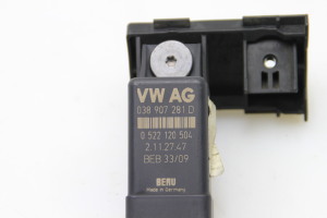 Skoda Yeti (2009–2017) Glow plug relay 038907281D - 2