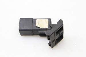 Skoda Yeti (2009–2017) Glow plug relay 038907281D - 3