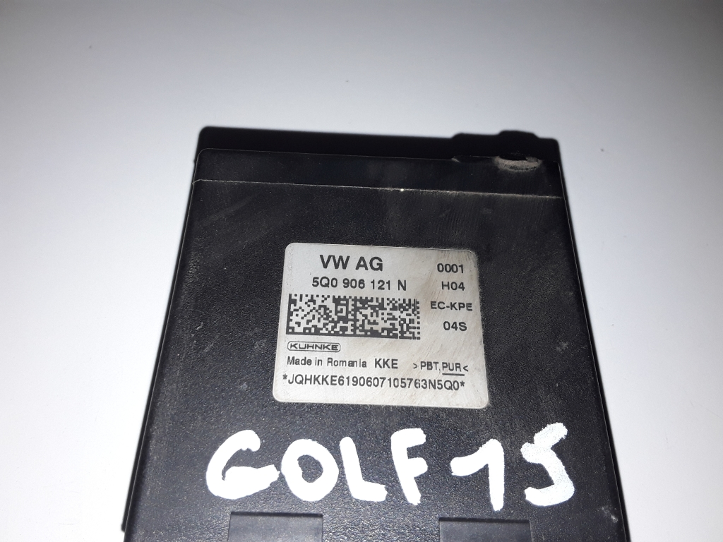 Used Volkswagen Golf Fuel pump control module 5Q0906121N