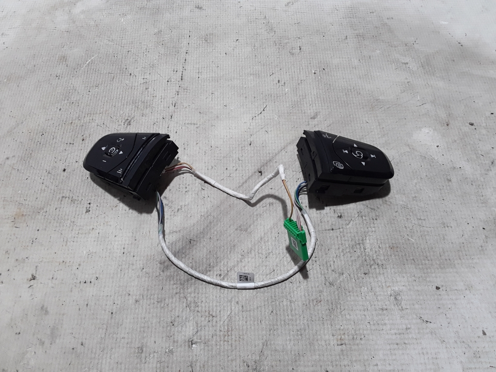 VOLVO V60 2 generation (2018-2023) Steering wheel buttons / switches 31443498 21016546