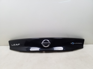 Trunk lid molding - 908105SH0A