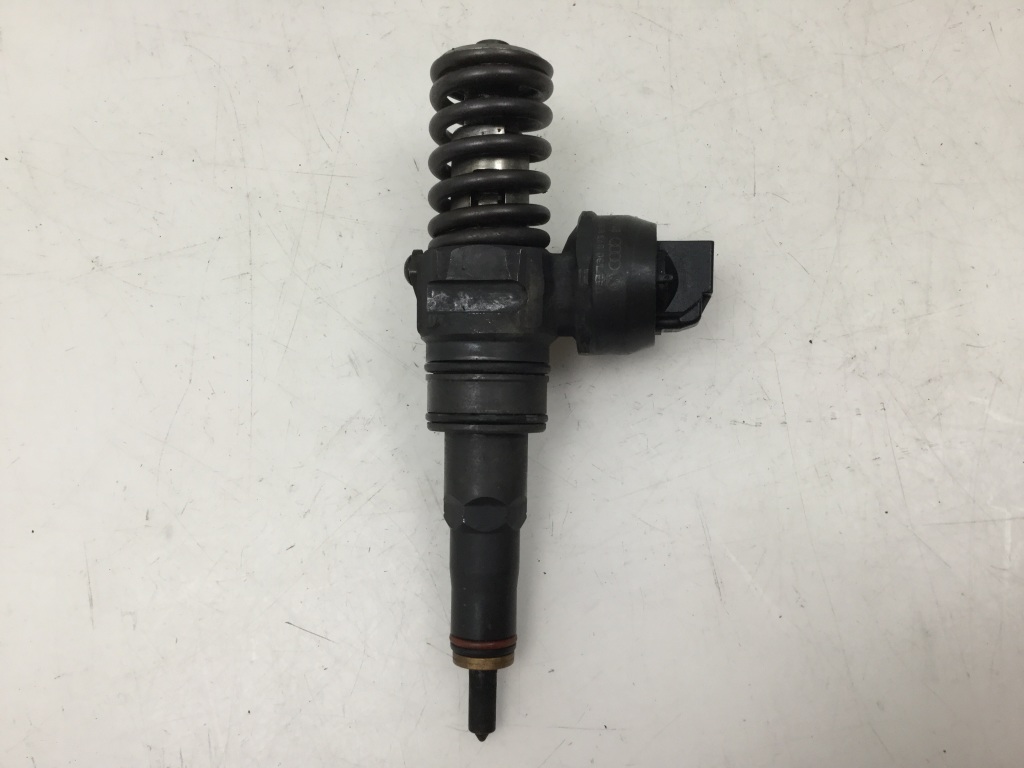 Used AUDI A4 Fuel injector 038130073BH