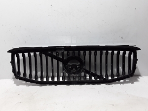  Front grille 