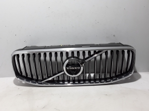  Front grille 