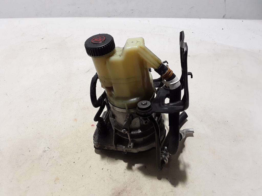 Used RENAULT Master Electric power steering pump 491103543R