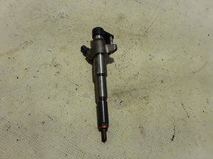  Fuel injector 