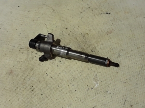  Fuel injector 