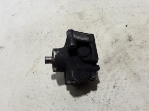 Pompe de direction assistée - GK213A696BB