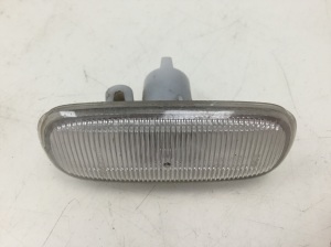 Seitenblinker Kotflügel vorne - 8N0949127