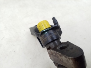  Fuel injector 