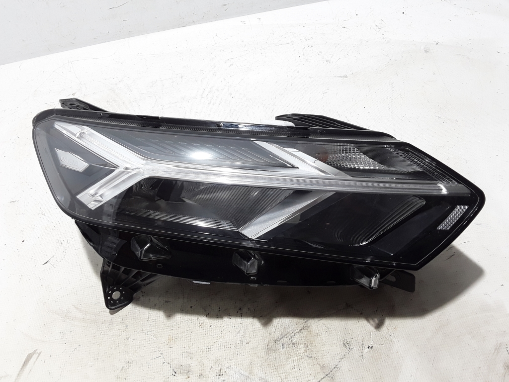 Used Dacia Sandero Headlights 260102586R