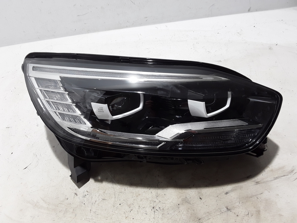 Used RENAULT Scenic Headlights 260105116R