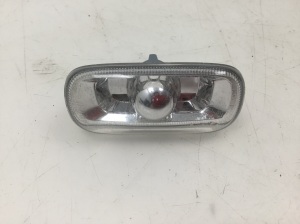 Front fender turn signal - 8E0949127