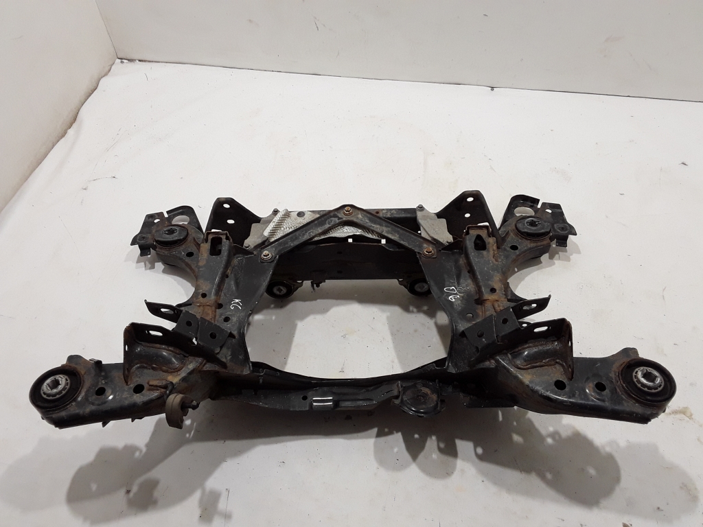Used VOLVO V60 Rear axle and its details 32370490
