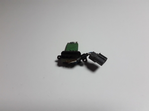 Land Rover Defender (1983–2016) Cabin shoulder motor resistance 139882703 - 2