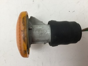 AUDI A8 D2 (1994–2002) Seitenblinker Kotflügel vorne 4D0949127B - 2