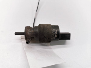 Front windshield washer pump - 1K5955651