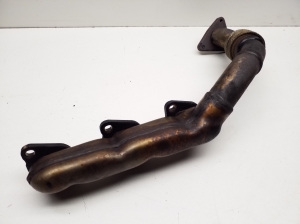  Exhaust manifold 