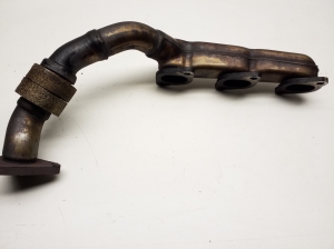  Exhaust manifold 