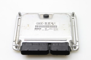 Calculateur moteur - 8E0907401M