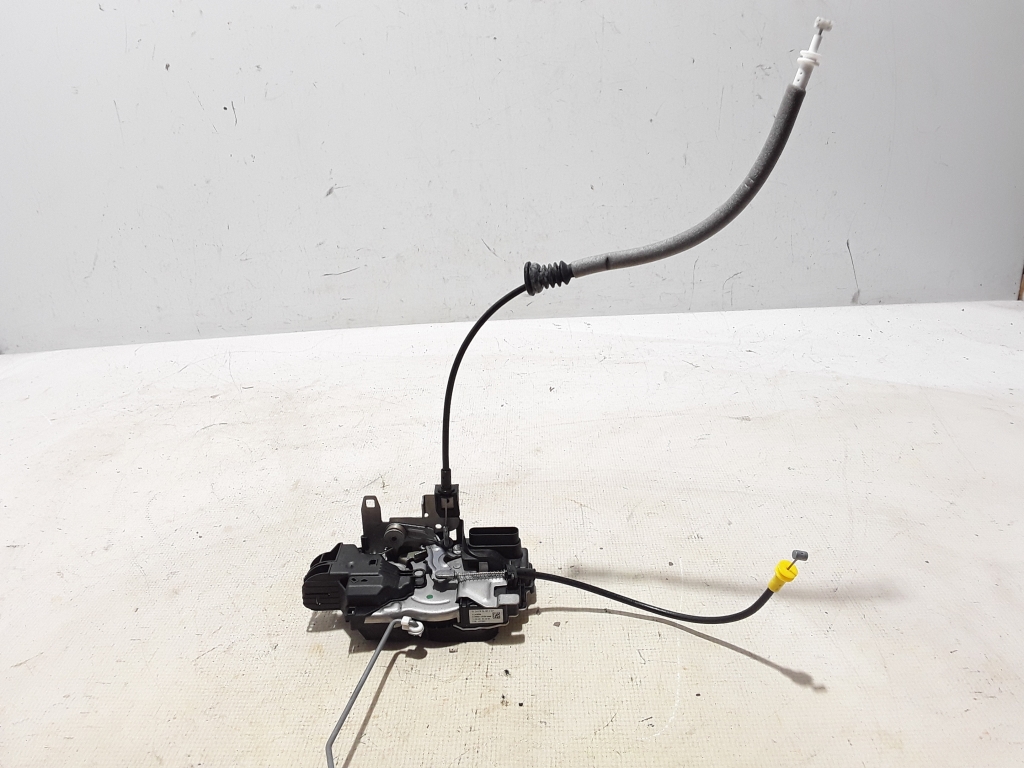 Used VOLVO XC60 Front door lock 31349894