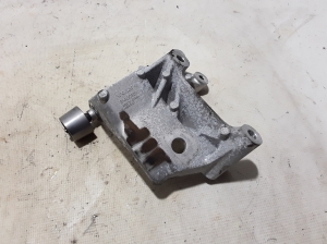  Engine holder 