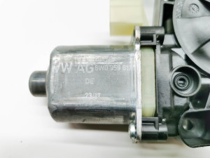 AUDI A4 B9 (2015–2026) Hinterer Seitentür-Fensterhebermotor 8W0959812 - 2