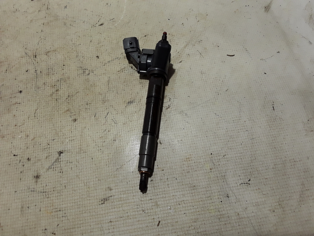 Used VOLVO XC60 Fuel injector 31432836