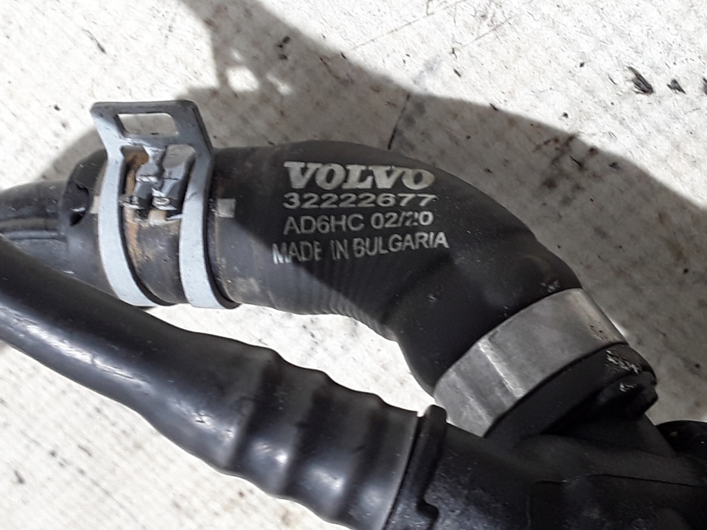 VOLVO XC60 2 generation (2017-2024) Шланг радиатора охлаждения двигателя правой стороны 32222677 21017927