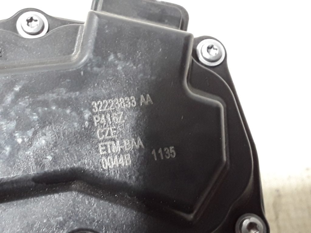 Used VOLVO XC60 Accelerator valve 32223833