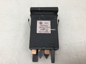 Volkswagen Passat B5 (1997–2005) Warnblinkschalter 3B0953235B - 2
