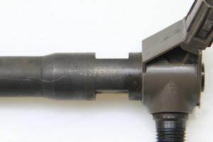  Fuel injector 