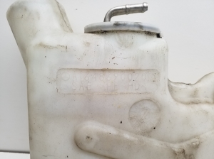  Windscreen washer tank front 