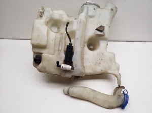  Windscreen washer tank front 