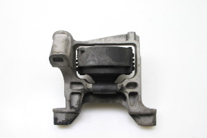 Mazda 3 (2013–2018) Mootori kinnitus KD45K1442 - 2