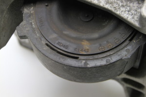 Mazda 3 (2013–2018) Mootori kinnitus KD45K1442 - 4