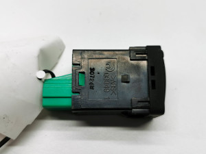 NISSAN Leaf I (2010–2017) Fuel filler door release switch 083491 - 2