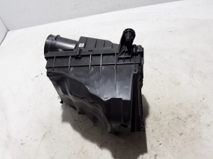 VOLVO XC60 (2017–2026) Luftfiltergehäuse 31474901 - 3